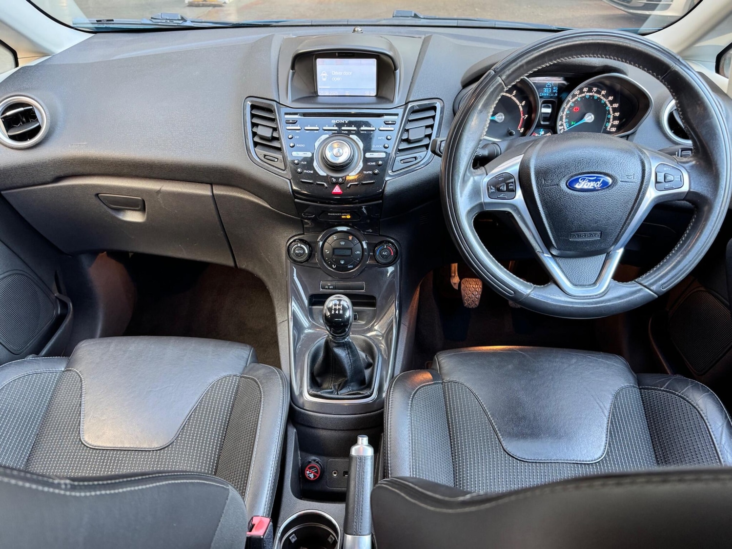 Used Ford Fiesta 2013 for sale - 76742339: Photo 21