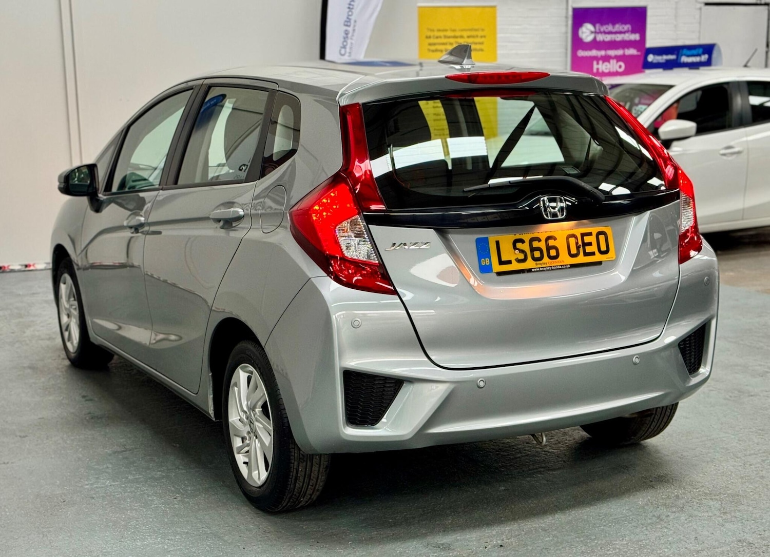 Used Honda Jazz 2016 for sale - 76326699: Photo 15