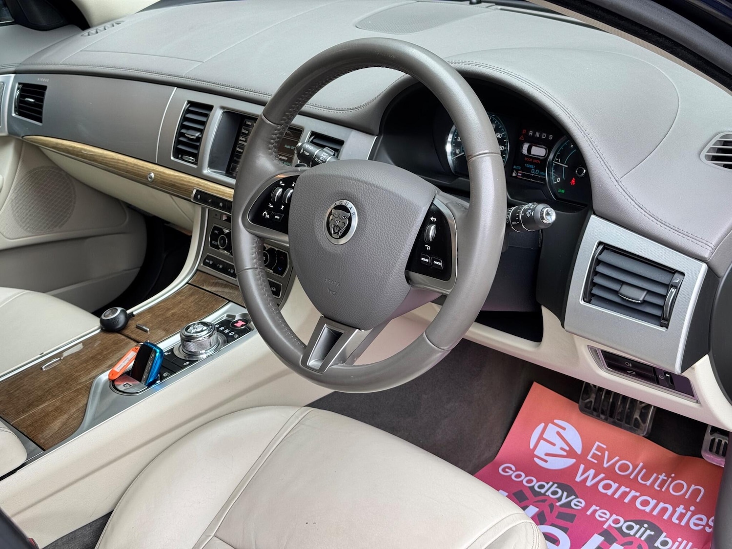 Used Jaguar XF 2013 for sale - 77625638: Photo 20