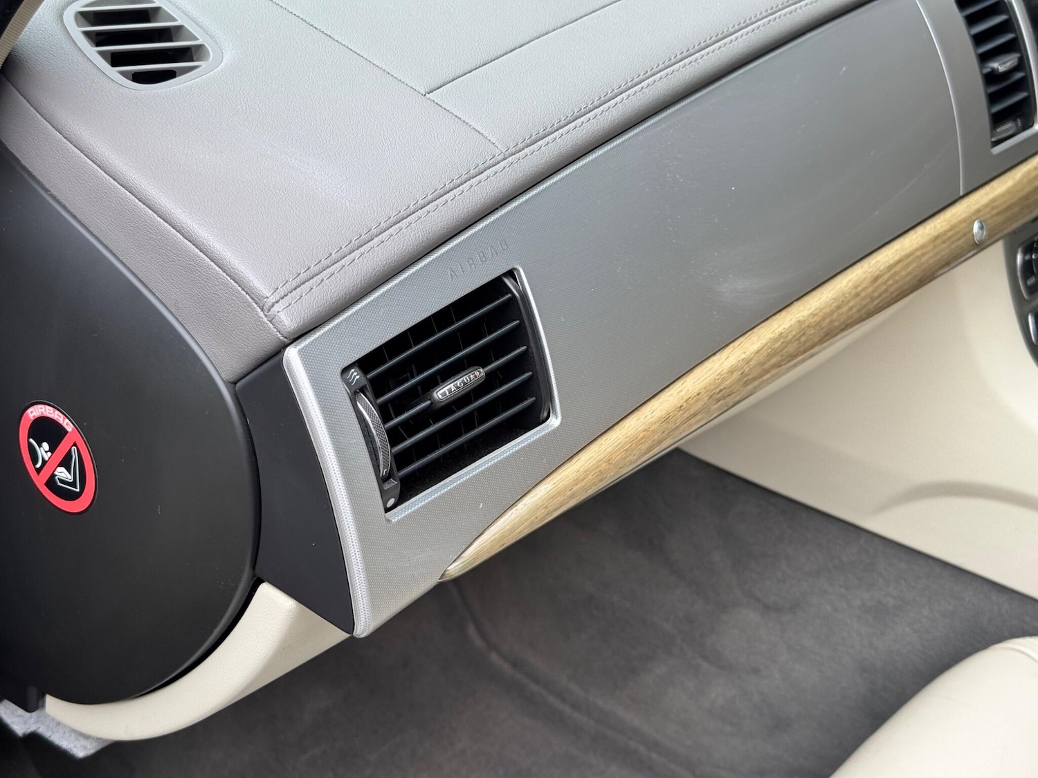 Used Jaguar XF 2013 for sale - 77625638: Photo 23