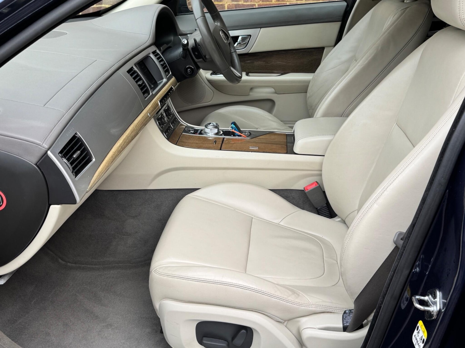 Used Jaguar XF 2013 for sale - 77625638: Photo 5