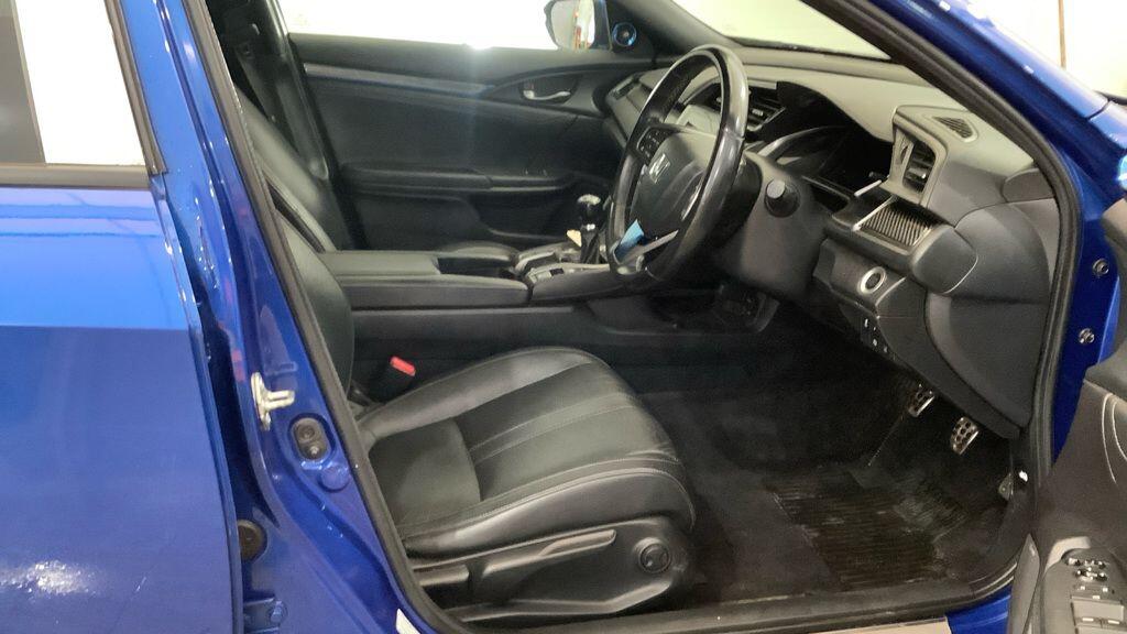 Used Honda Civic 2018 for sale - 77549823: Photo 4