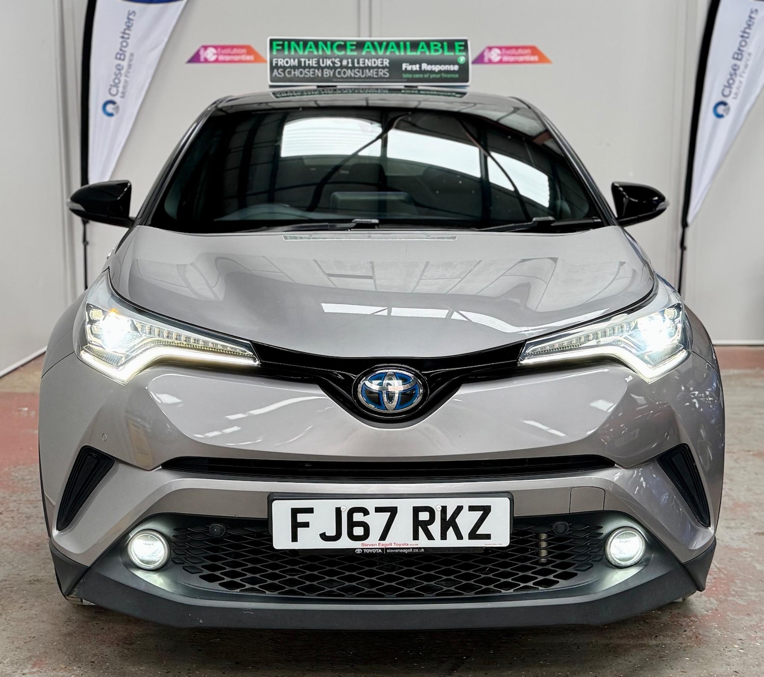 Used Toyota C-HR 2017 for sale - 76325999: Photo 11
