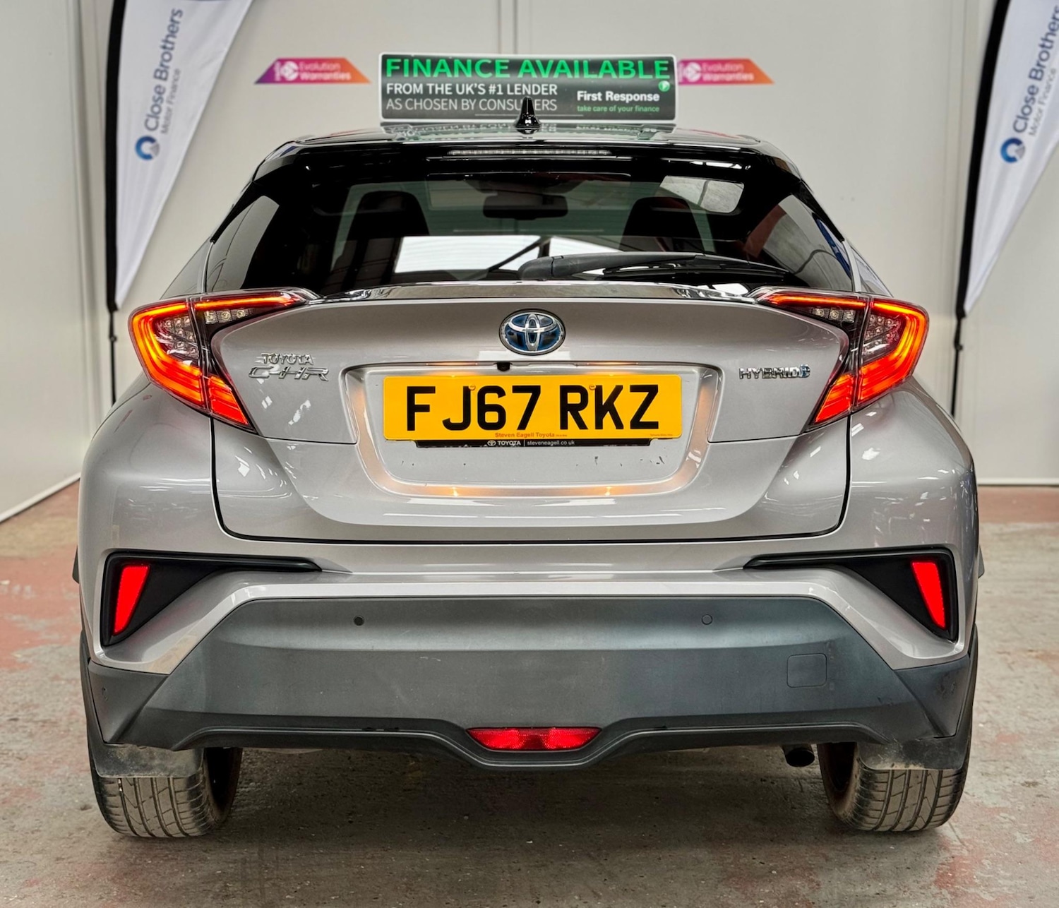 Used Toyota C-HR 2017 for sale - 76325999: Photo 12
