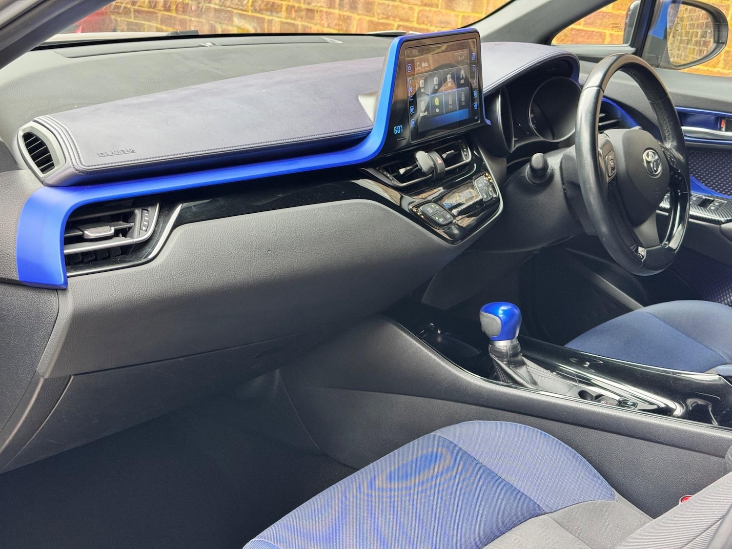 Used Toyota C-HR 2017 for sale - 76325999: Photo 26
