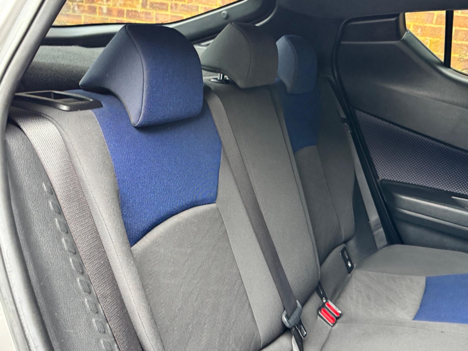 Used Toyota C-HR 2017 for sale - 76325999: Photo 35
