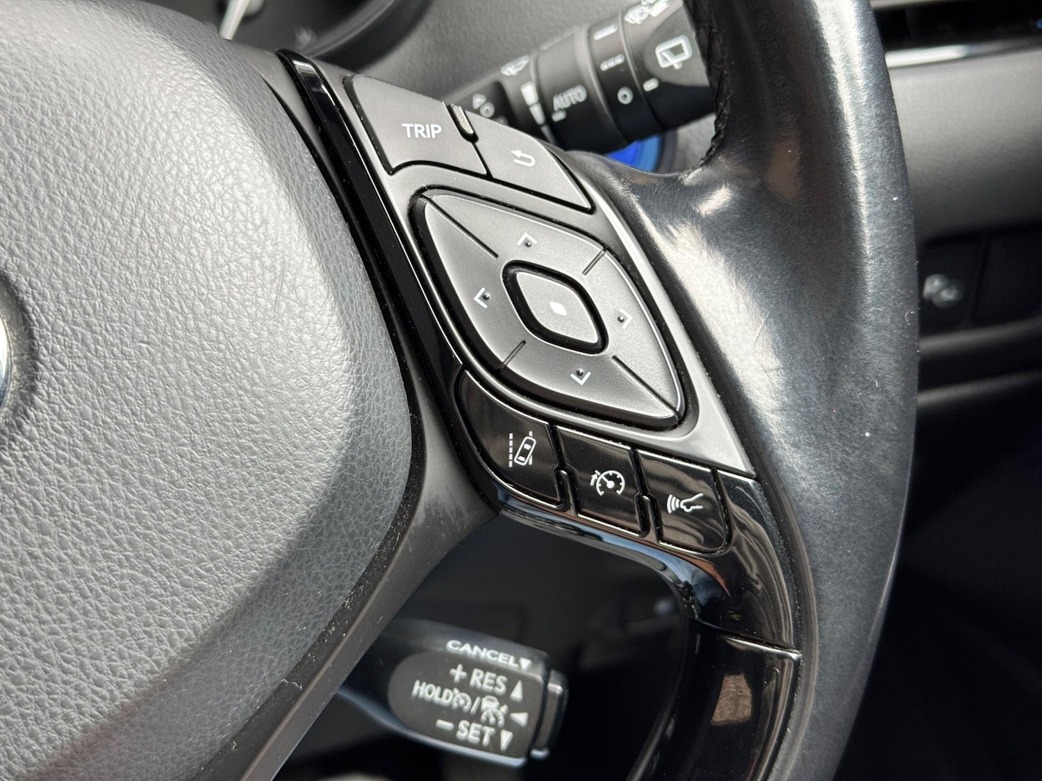 Used Toyota C-HR 2017 for sale - 76325999: Photo 39