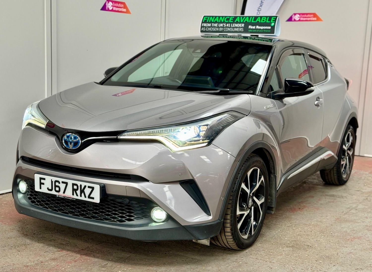 Used Toyota C-HR 2017 for sale - 76325999: Photo 5