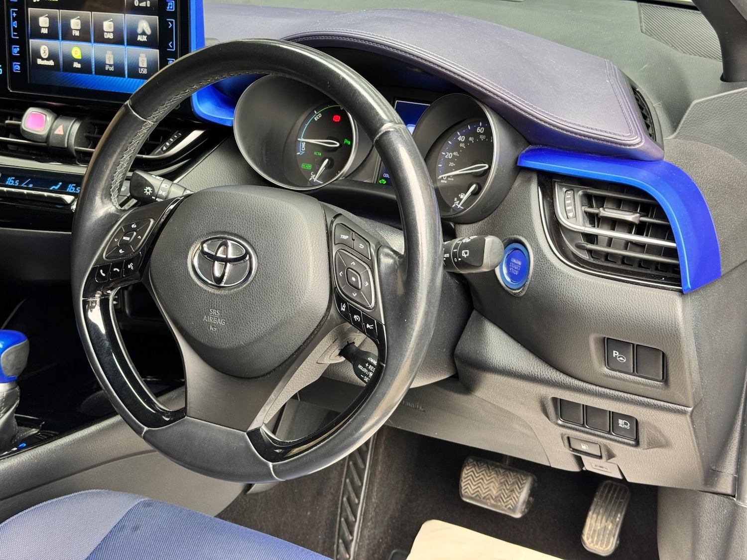 Used Toyota C-HR 2017 for sale - 76325999: Photo 7