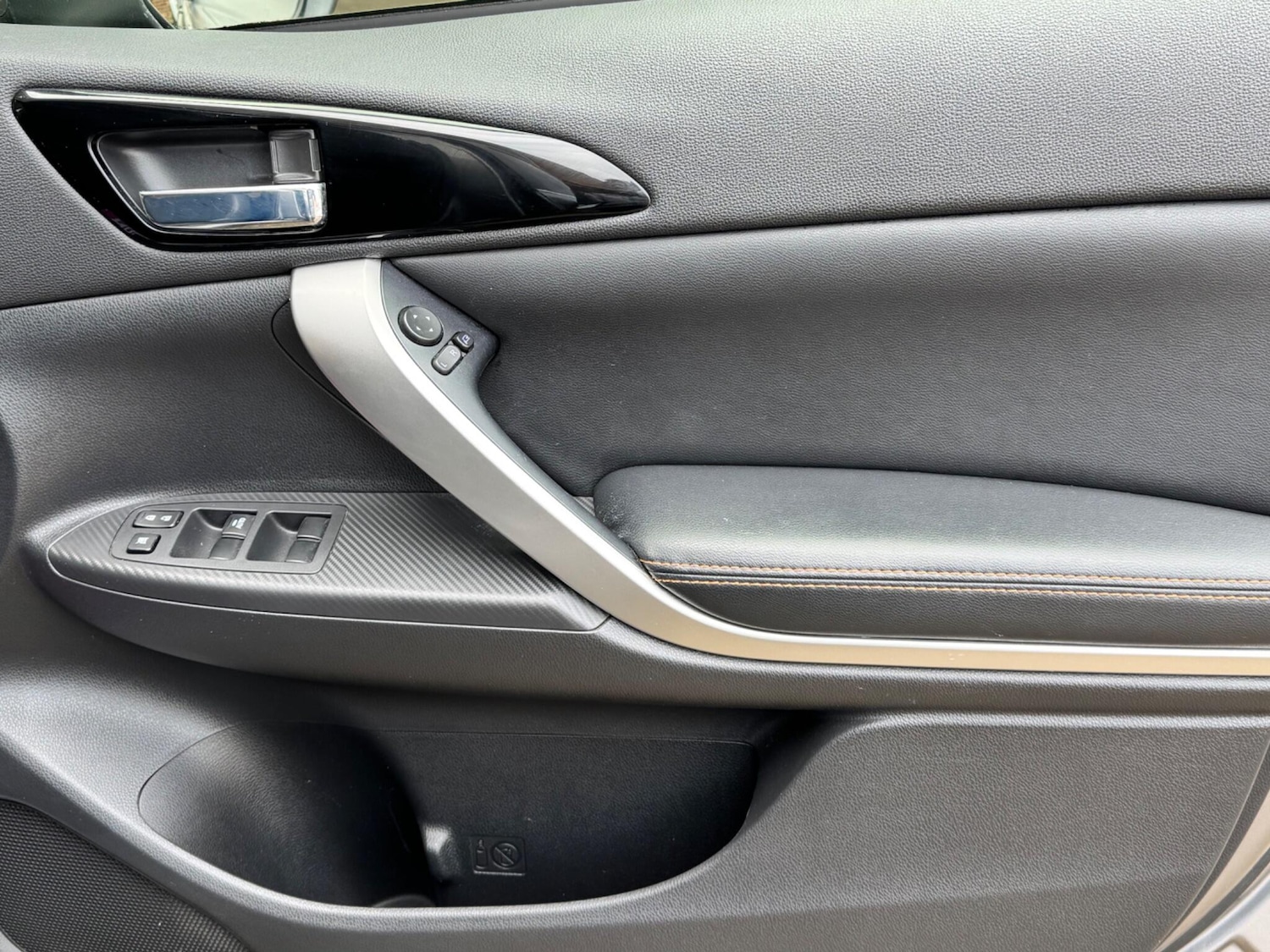 Used Mitsubishi Eclipse Cross 2018 for sale - 76326317: Photo 28