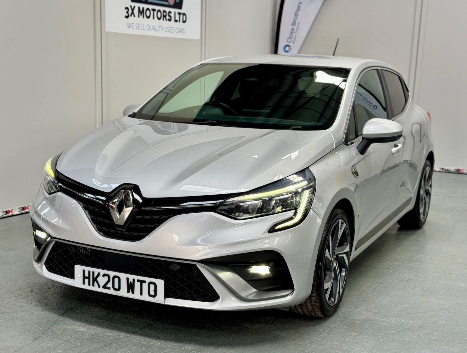 Used Renault Clio 2020 for sale - 76326307: Photo 2