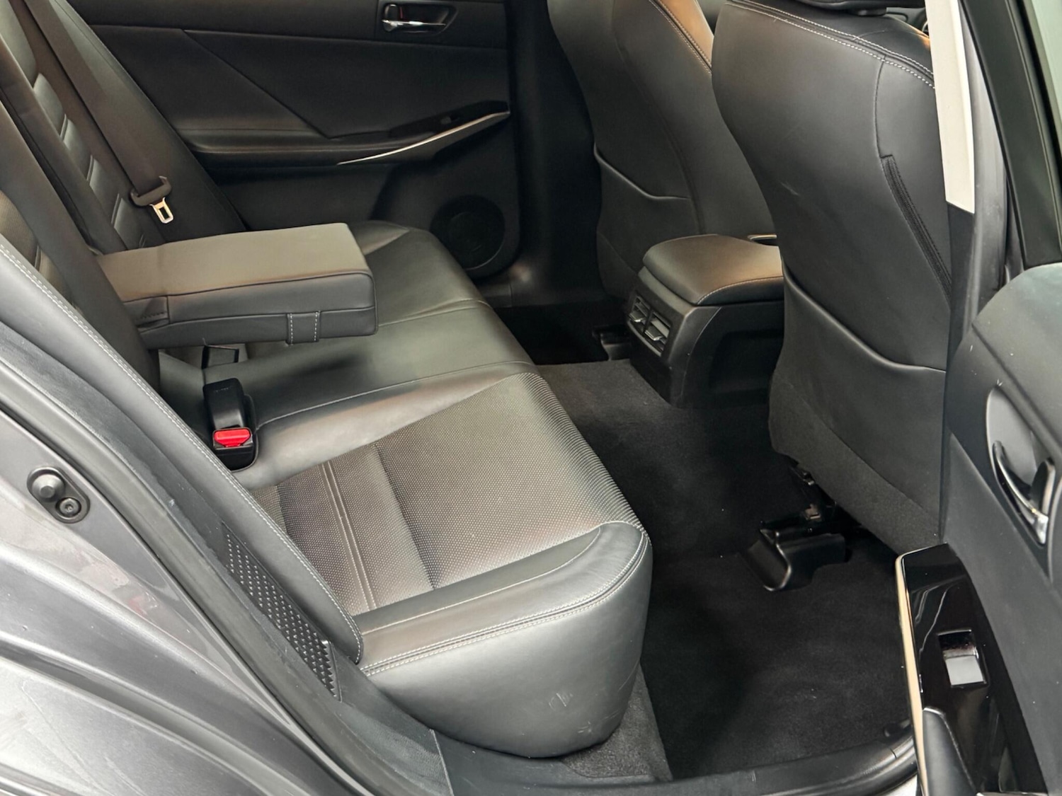 Used Lexus IS 2016 for sale - 76327260: Photo 10