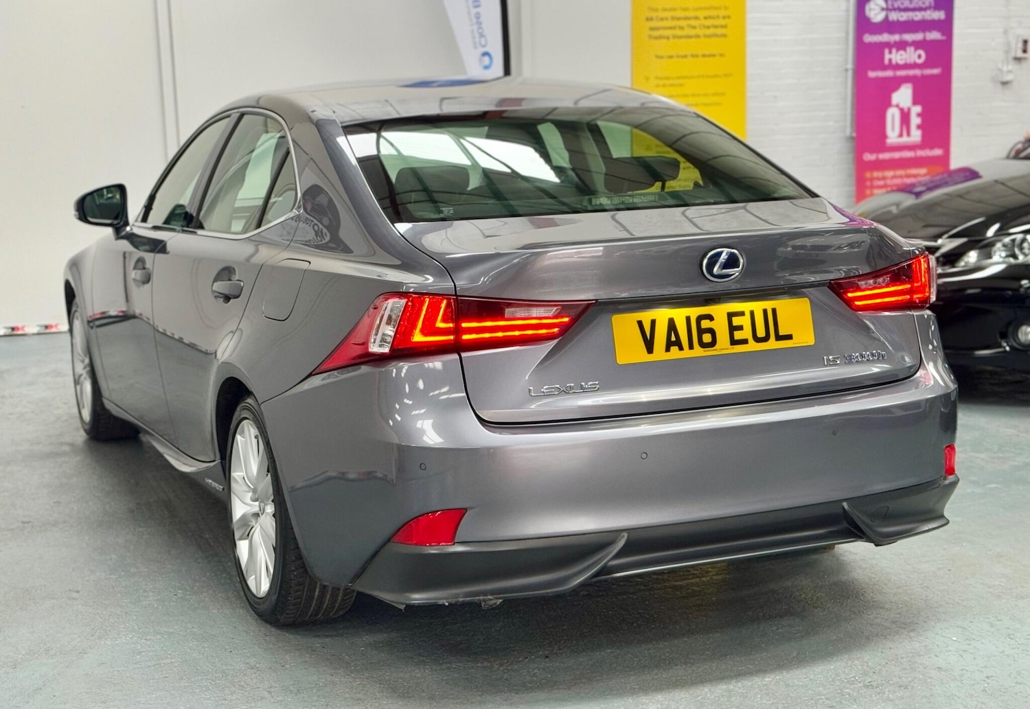 Used Lexus IS 2016 for sale - 76327260: Photo 13