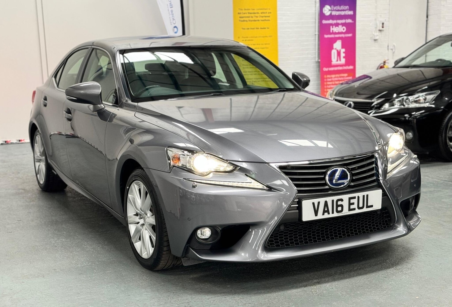 Used Lexus IS 2016 for sale - 76327260: Photo 4