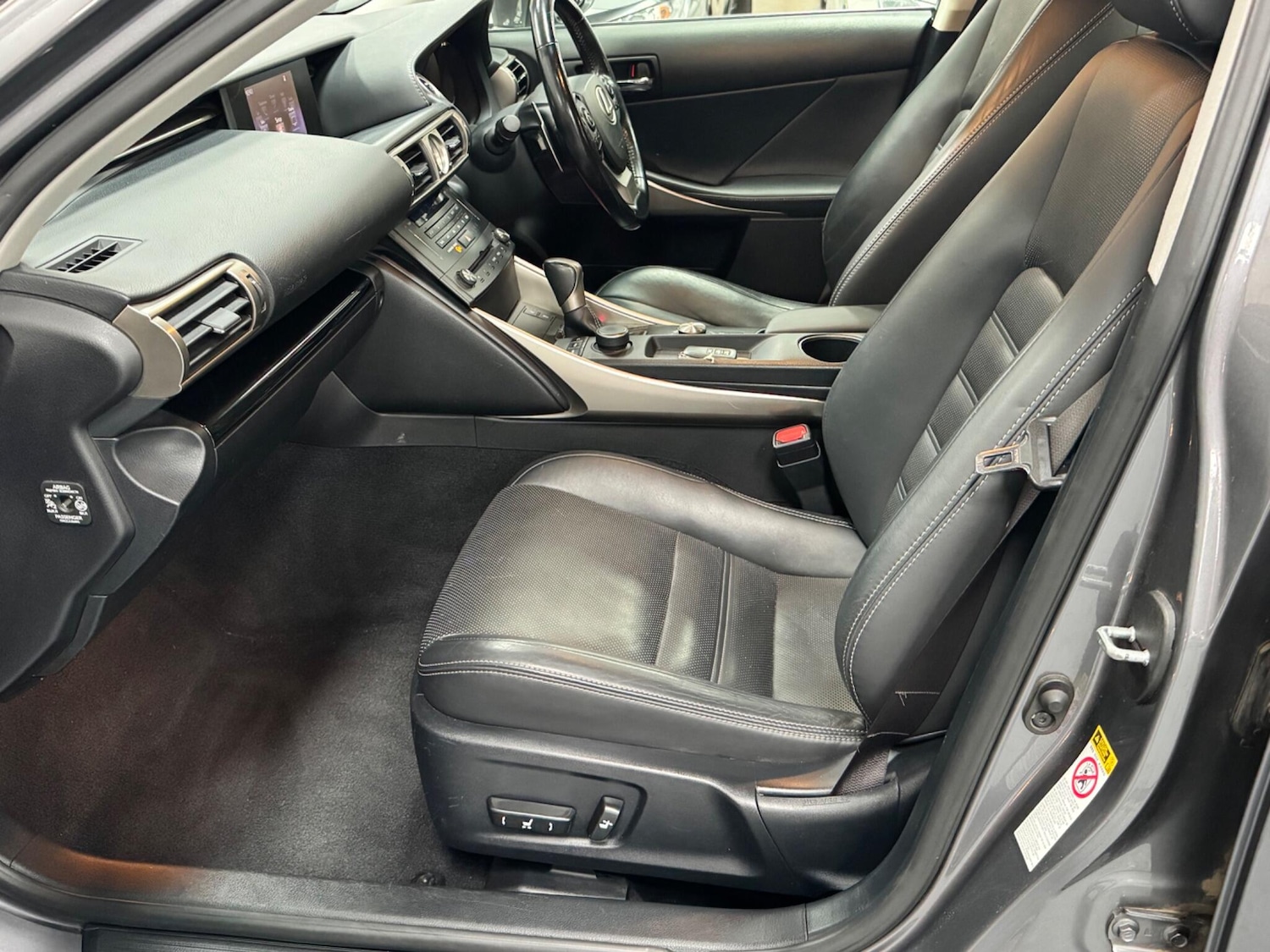 Used Lexus IS 2016 for sale - 76327260: Photo 7