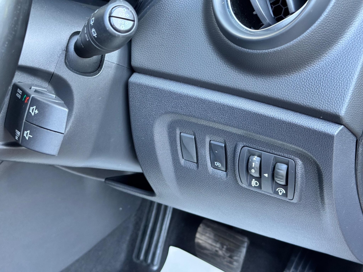 Used Renault Captur 2017 for sale - 76326471: Photo 22