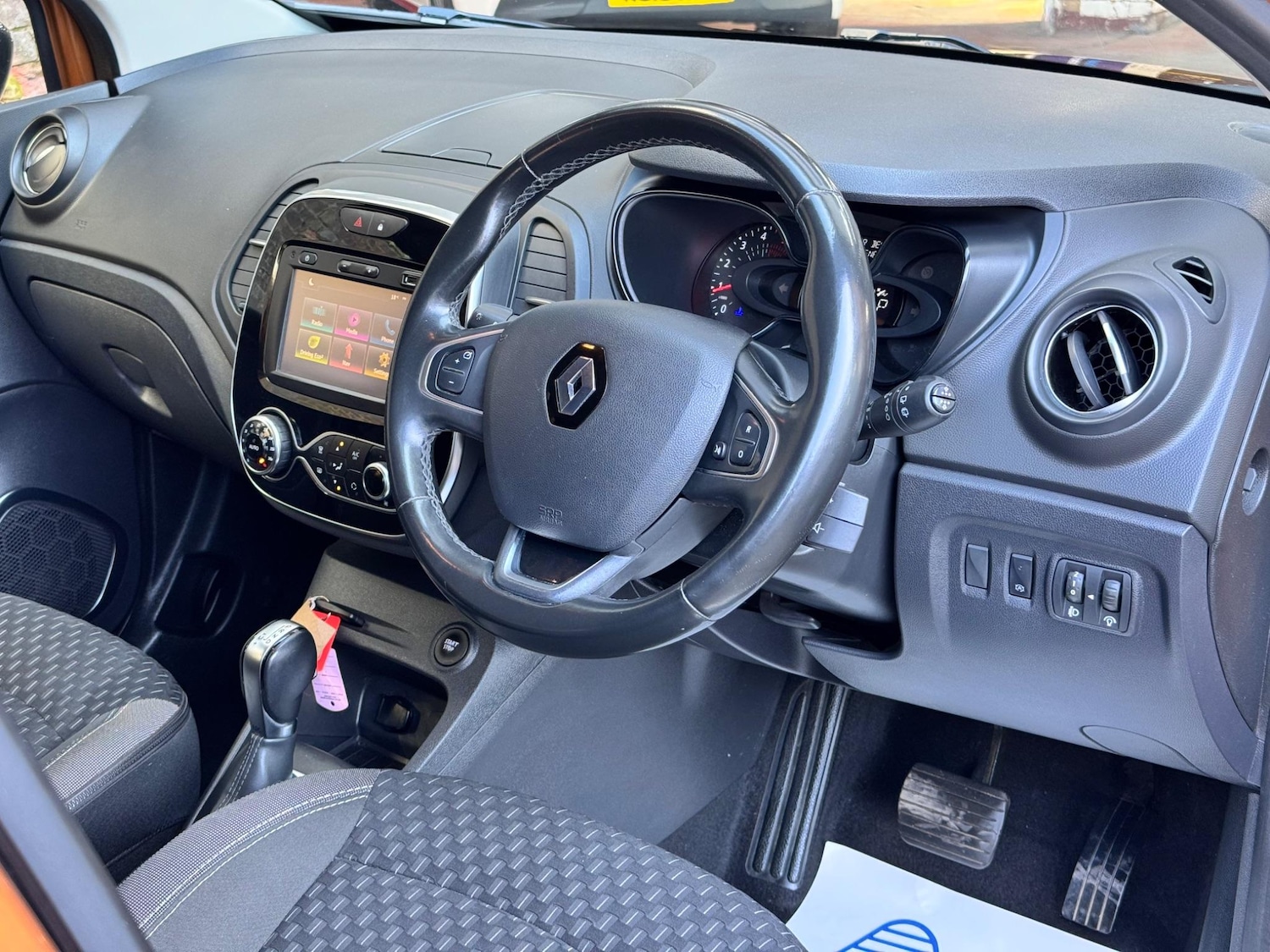 Used Renault Captur 2017 for sale - 76326471: Photo 4