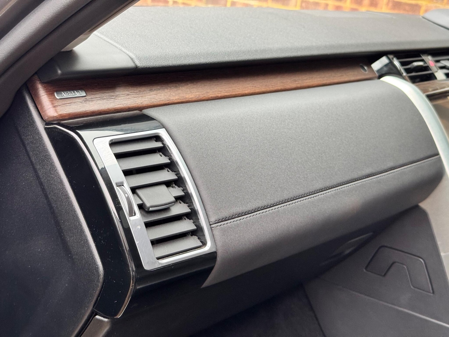 Used Land Rover Discovery 2017 for sale - 76377517: Photo 25