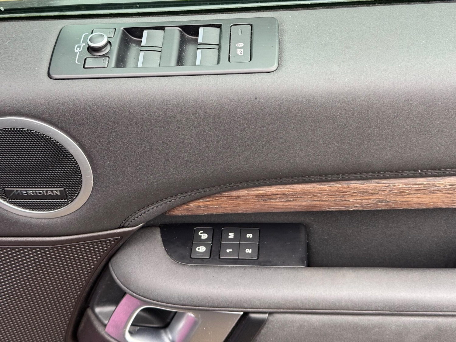 Used Land Rover Discovery 2017 for sale - 76377517: Photo 44