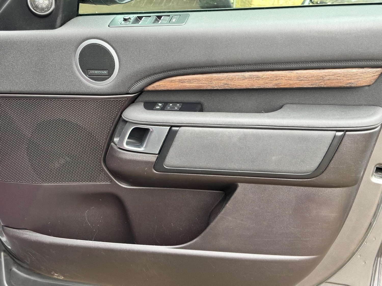 Used Land Rover Discovery 2017 for sale - 76377517: Photo 45