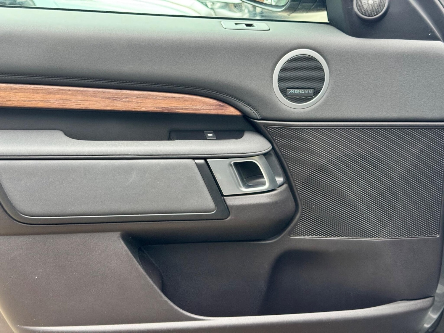 Used Land Rover Discovery 2017 for sale - 76377517: Photo 46