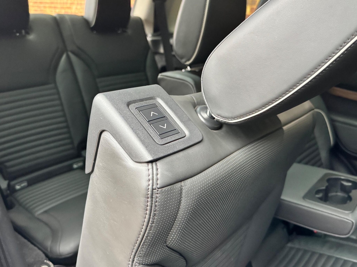 Used Land Rover Discovery 2017 for sale - 76377517: Photo 51