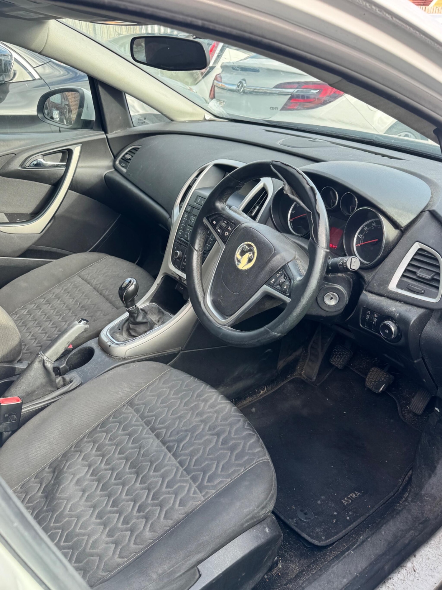 Used Vauxhall Astra 2013 for sale - 76472399: Photo 3