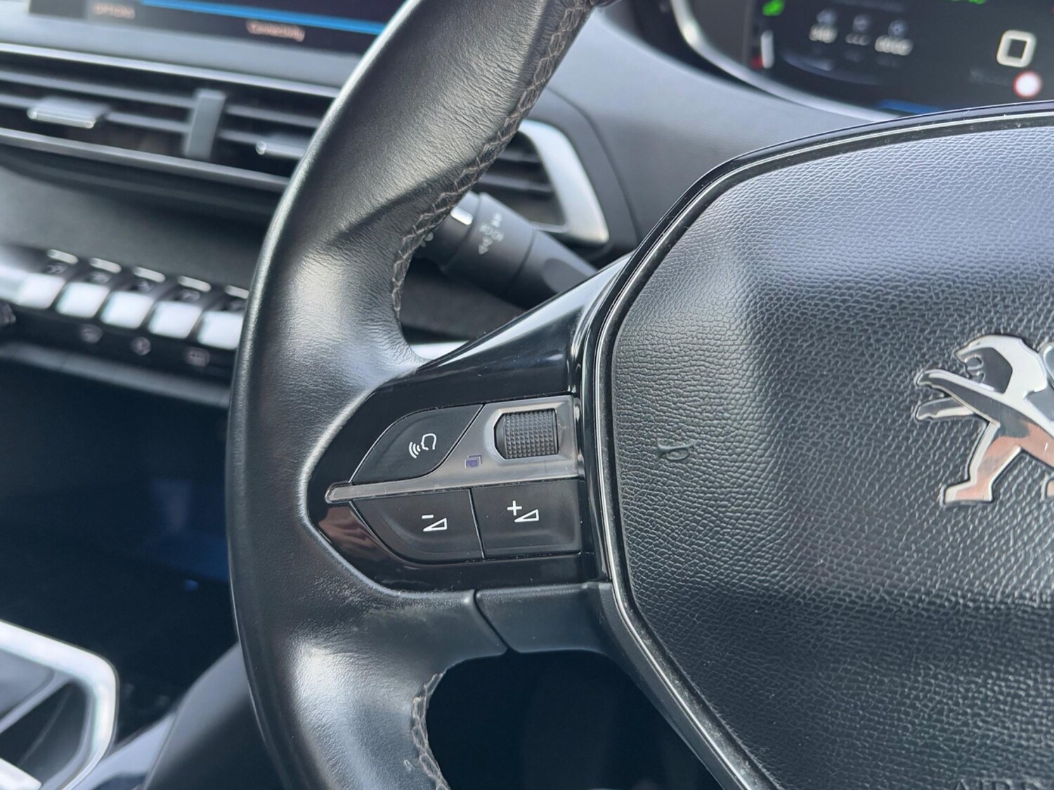 Used Peugeot 3008 2017 for sale - 76326158: Photo 42