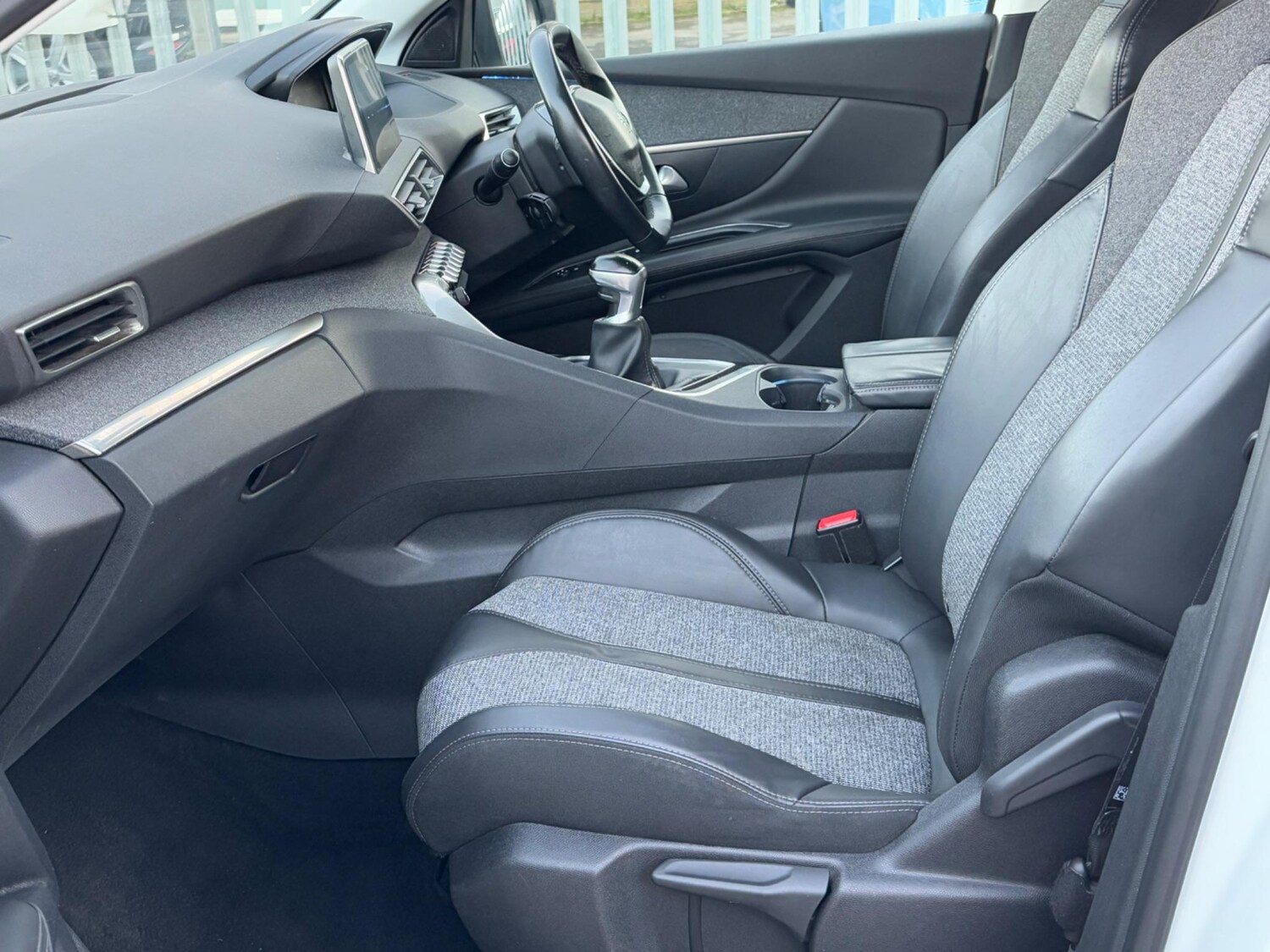 Used Peugeot 3008 2017 for sale - 76326158: Photo 9