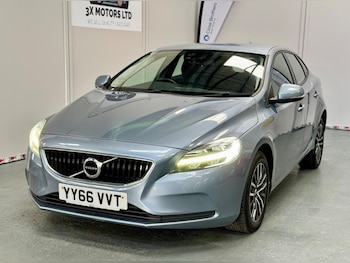 Used Volvo V40 2016 for sale - 76326315: Photo