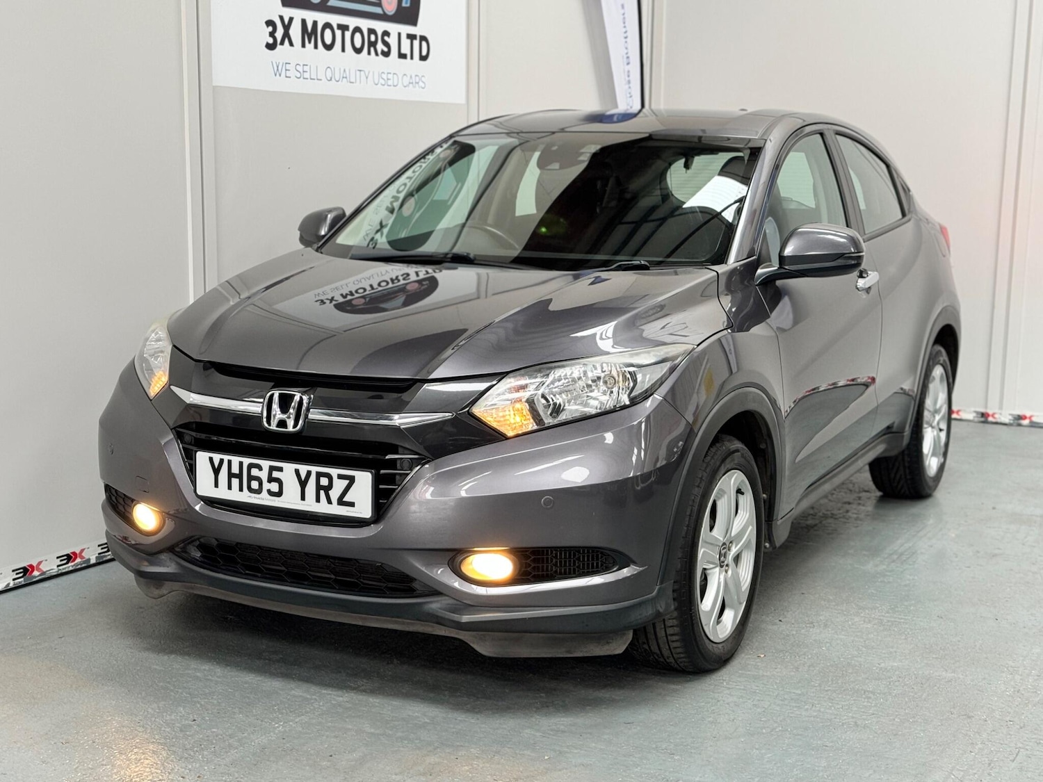 Used Honda HR-V 2015 for sale - 76326123: Photo 2
