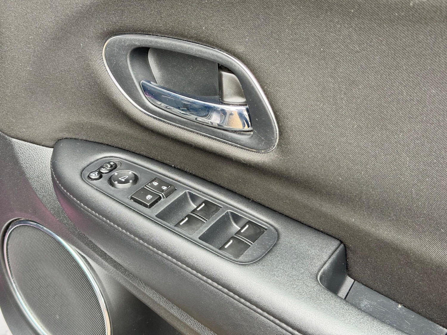 Used Honda HR-V 2015 for sale - 76326123: Photo 37