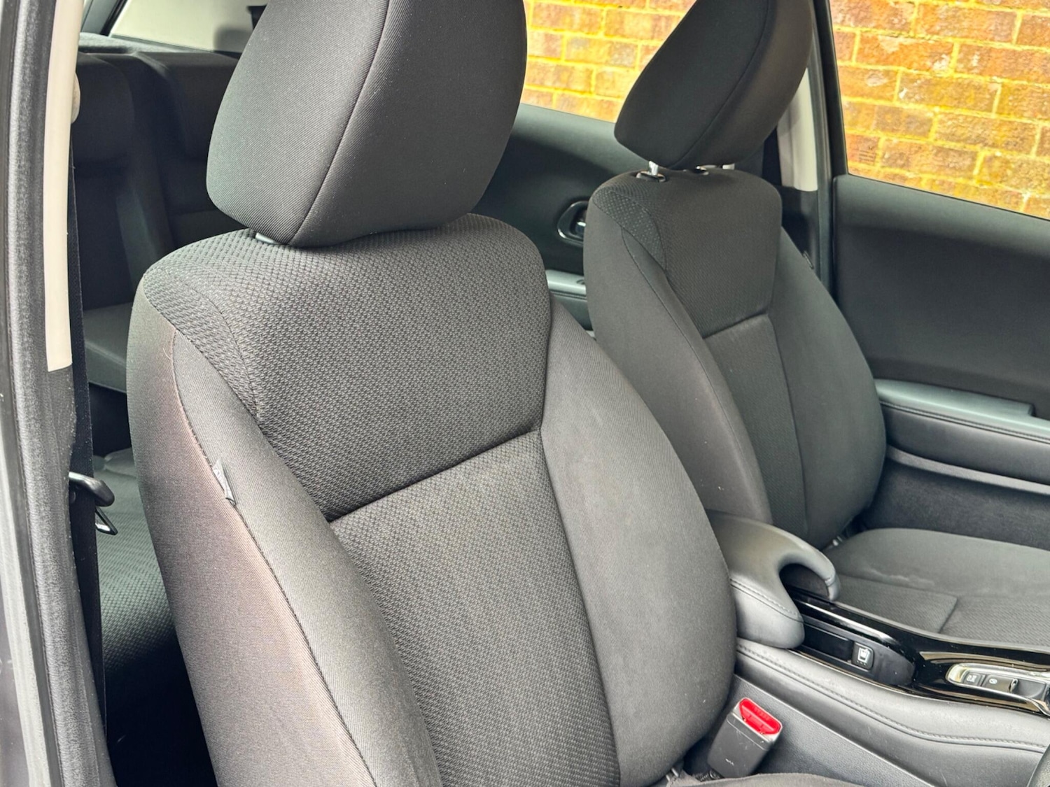 Used Honda HR-V 2015 for sale - 76326123: Photo 40