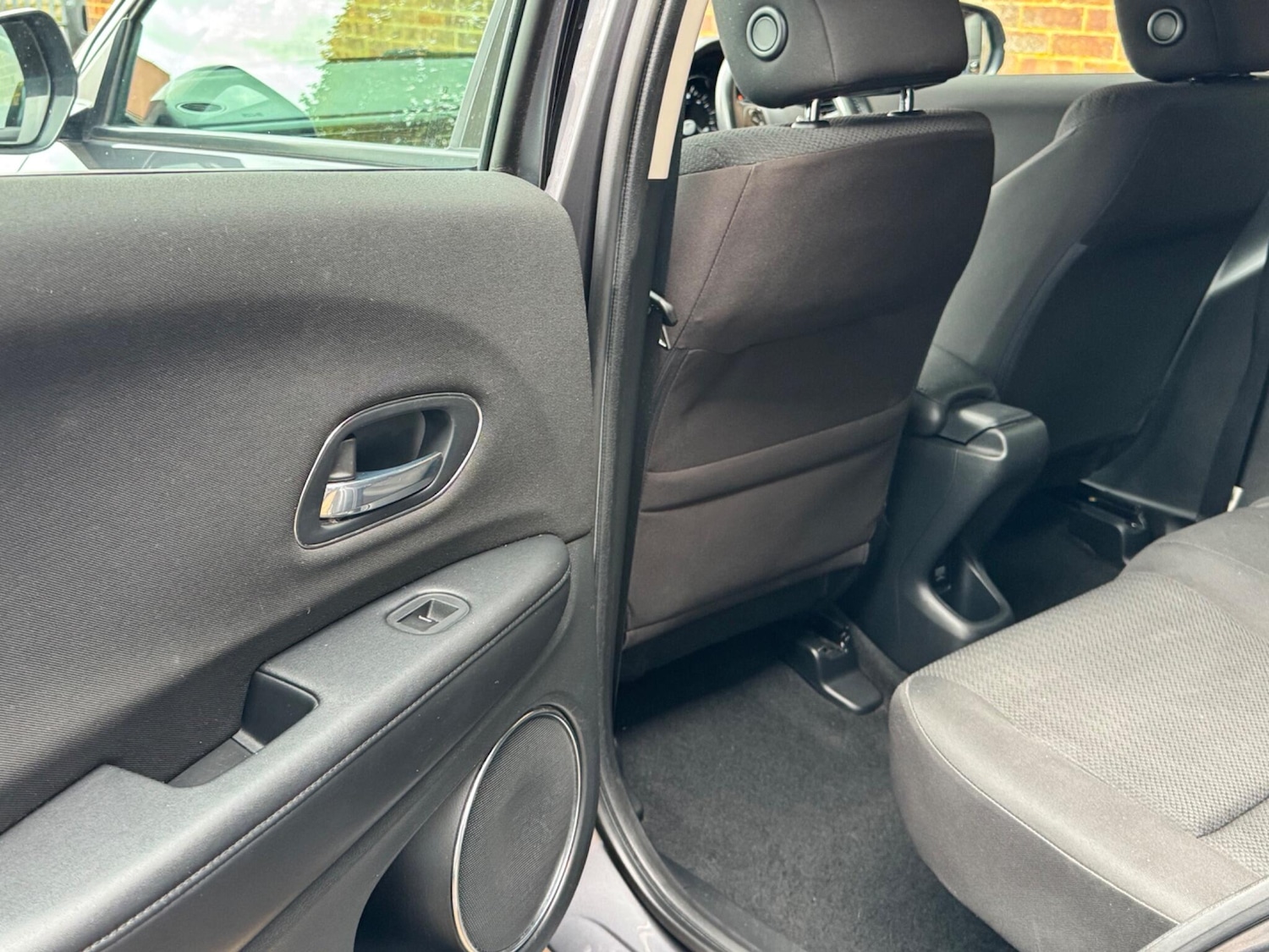 Used Honda HR-V 2015 for sale - 76326123: Photo 42