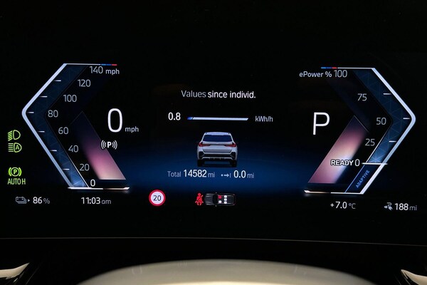 Used BMW iX1 2023 for sale - 75646042: Photo 10