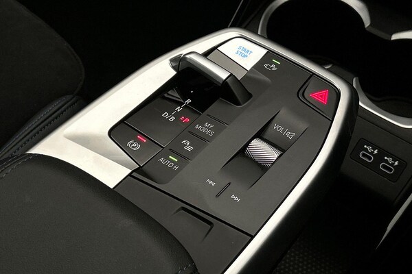 Used BMW iX1 2023 for sale - 75646042: Photo 11