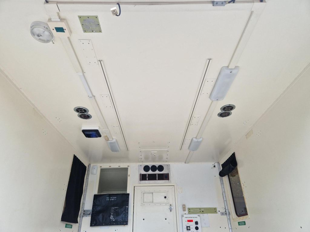 Used Land Rover Defender 130 1994 for sale - 76418681: Photo 15