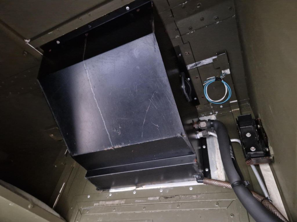 Used Land Rover Defender 130 1994 for sale - 76418681: Photo 16