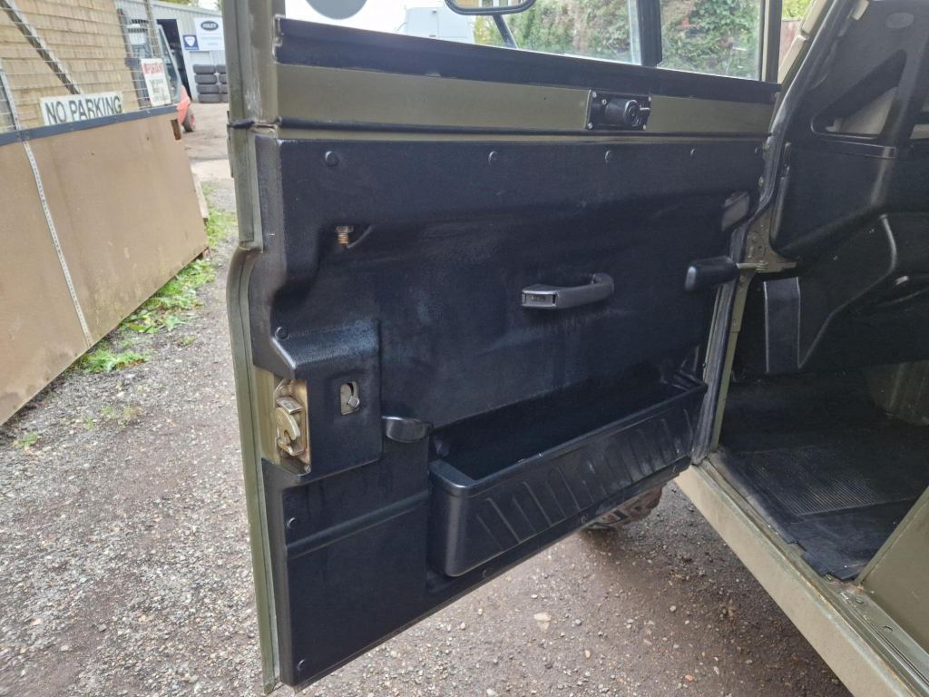 Used Land Rover Defender 130 1994 for sale - 76418681: Photo 24