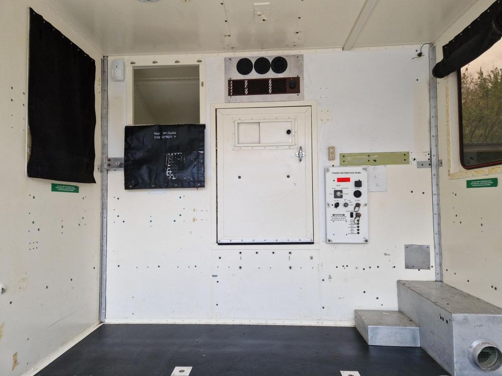 Used Land Rover Defender 130 1994 for sale - 76418681: Photo 6