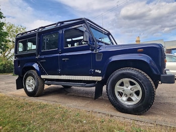 Used Land Rover Defender 110 2002 for sale - 75557340: Photo