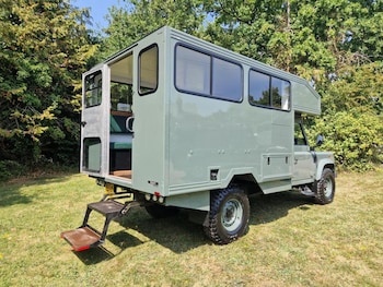Used Land Rover Defender 130 2004 for sale - 75557339: Photo