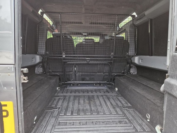 Used Land Rover Defender 2016 for sale - 76198782: Photo 11