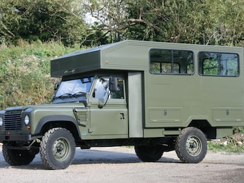 Land Rover - Defender 130