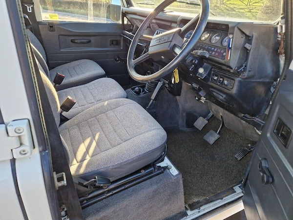 Used Land Rover Defender 110 1990 for sale - 75557341: Photo 6