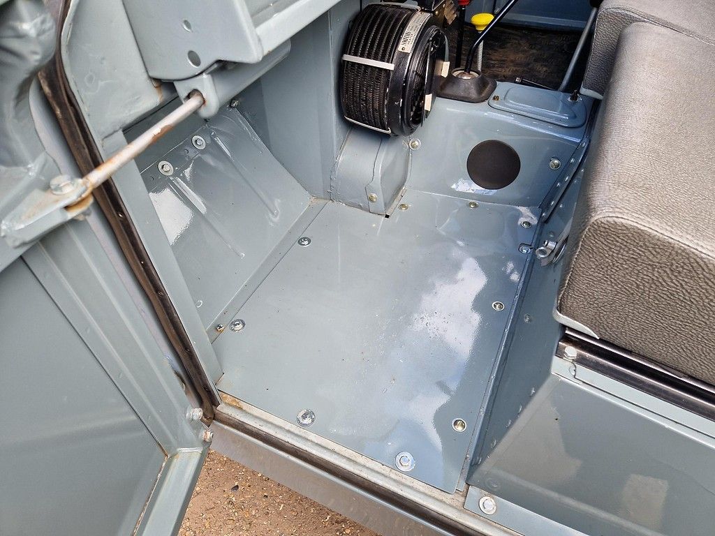 Used Land Rover Series II for sale - 77061412: Photo 2