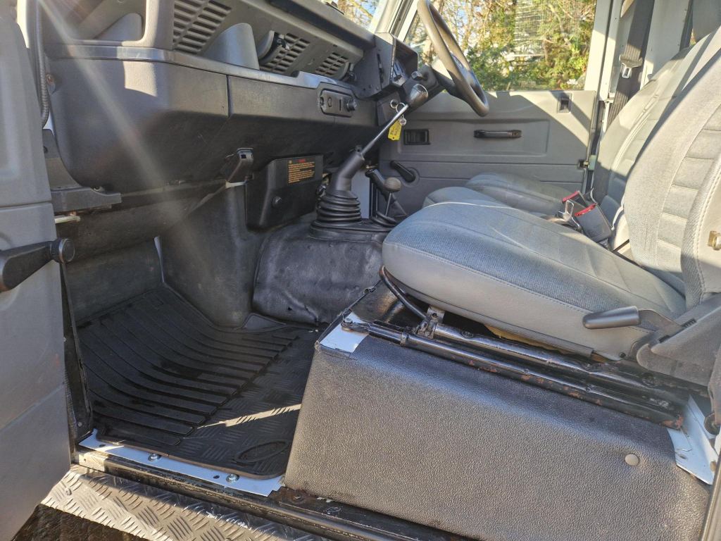 Used Land Rover Defender 1998 for sale - 77453794: Photo 21