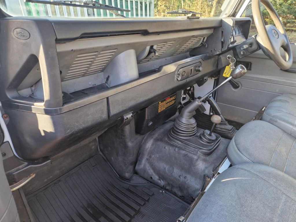 Used Land Rover Defender 1998 for sale - 77453794: Photo 5