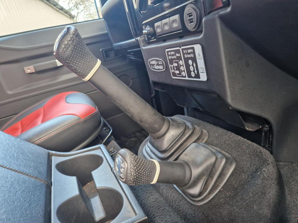 Used Land Rover Defender 110 for sale - 77371123: Photo 11