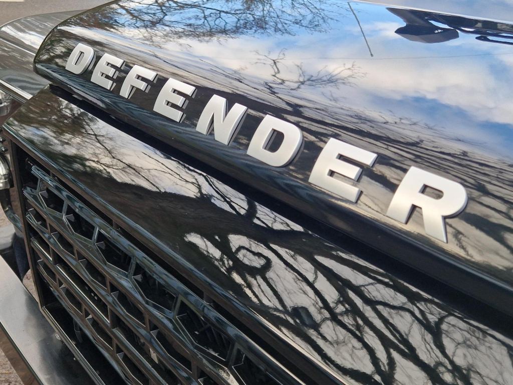 Used Land Rover Defender 110 for sale - 77371123: Photo 18